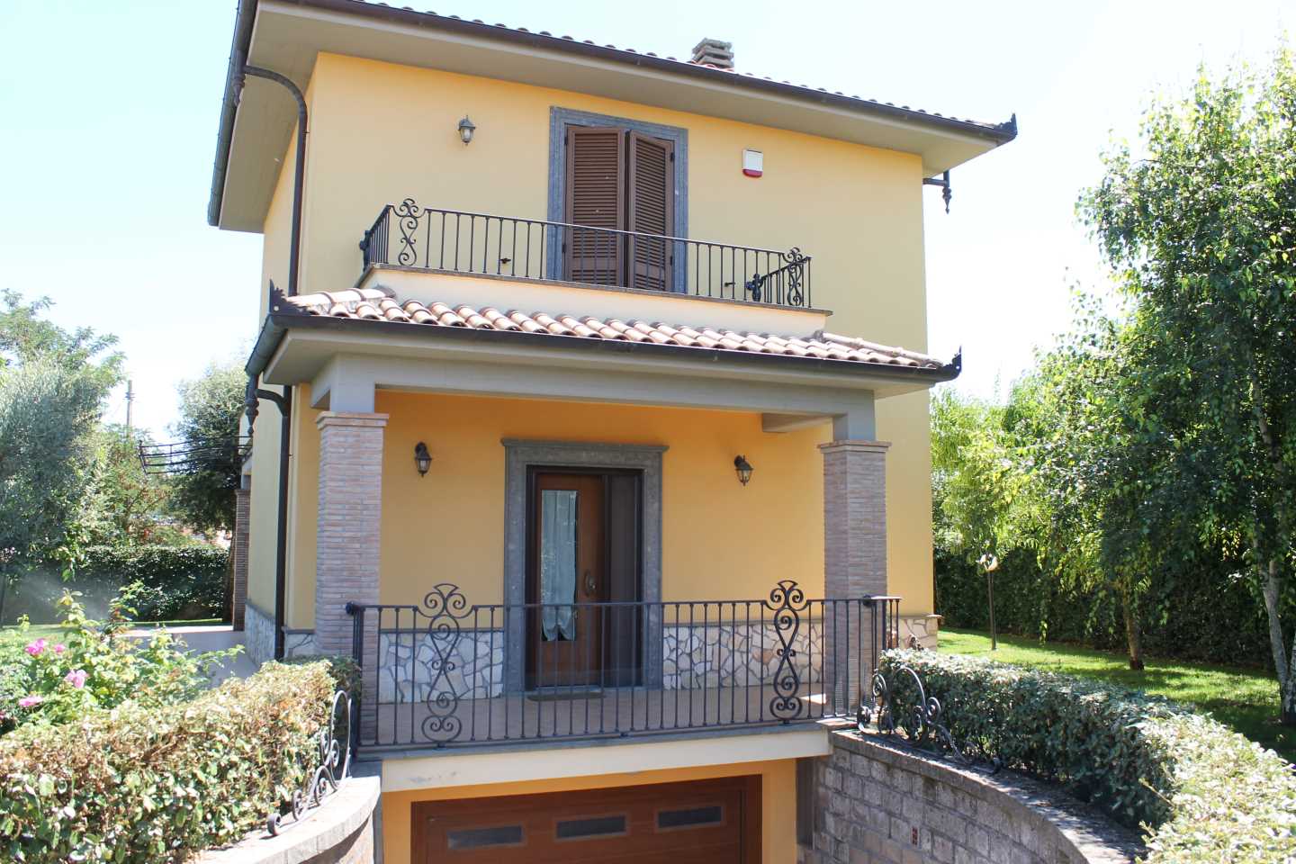 Rif. 1247- villino unifamiliare con giardino
