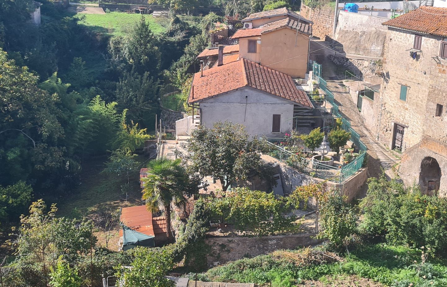 Rif. 1258 - Casa indipendente con GIARDINO