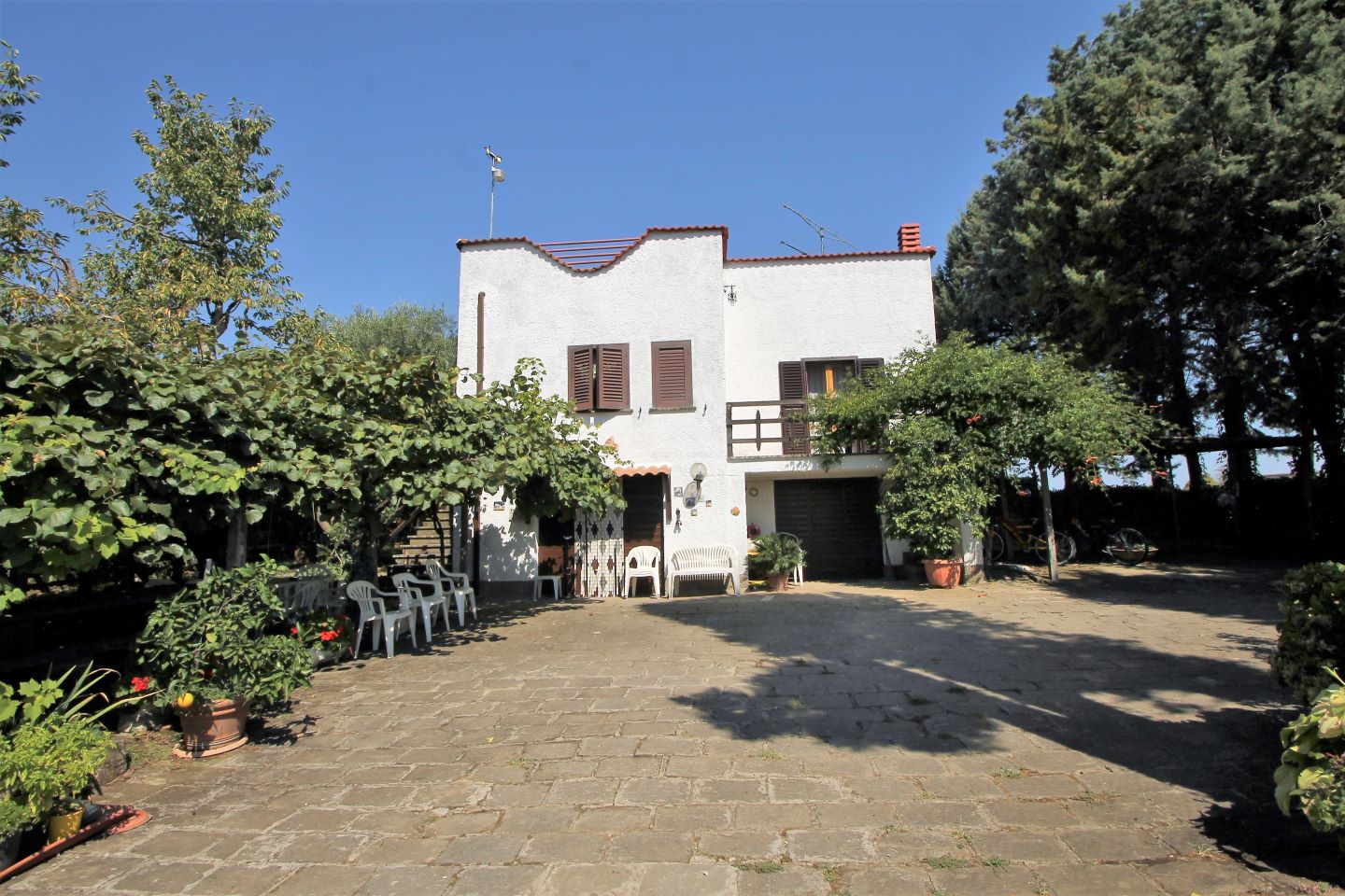 Rif. 1289 - Rustico casale con terreno