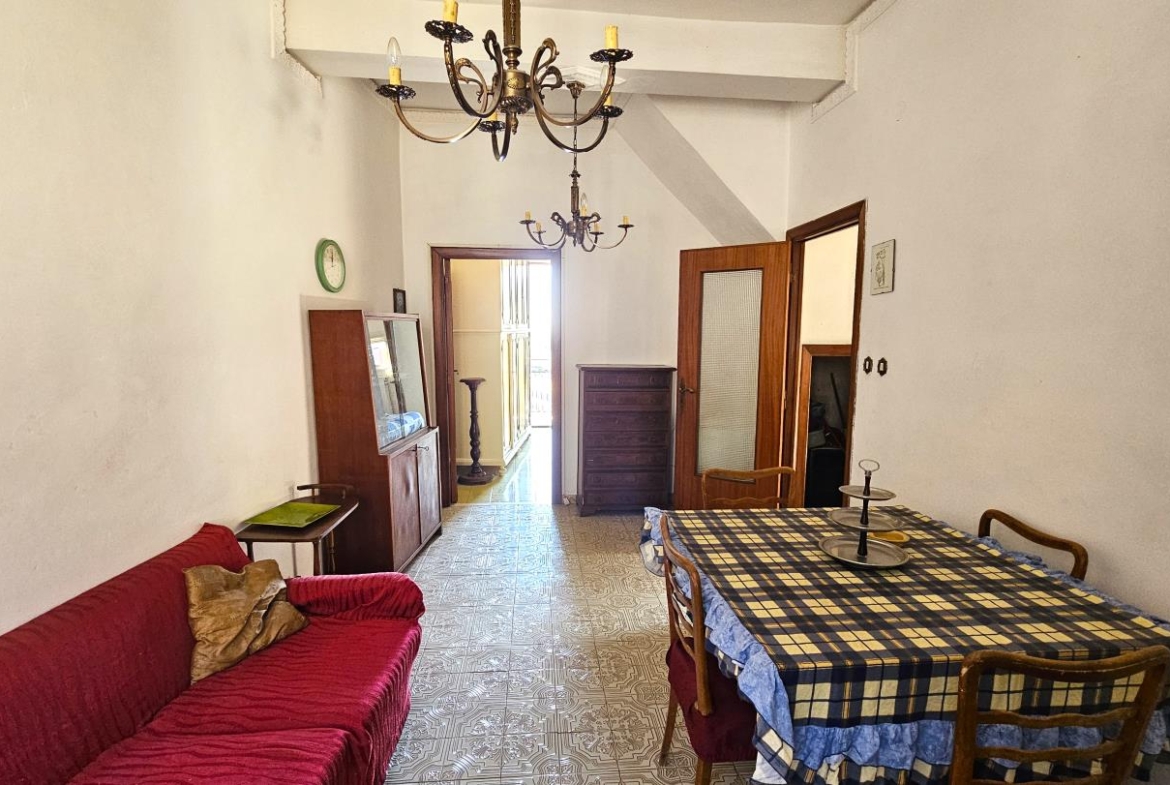 Rif. 1355 - Appartamento centrale con balcone