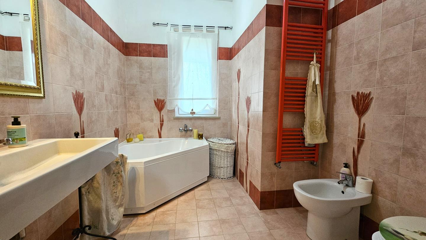 Bagno con vasca