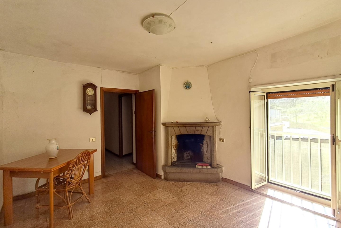 Rif. 1351 - Appartamento con terrazzo