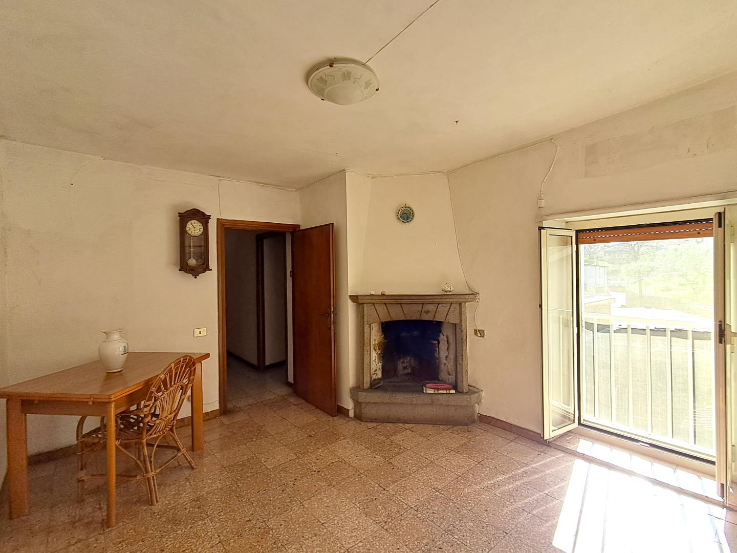 Rif. 1351 - Appartamento con terrazzo