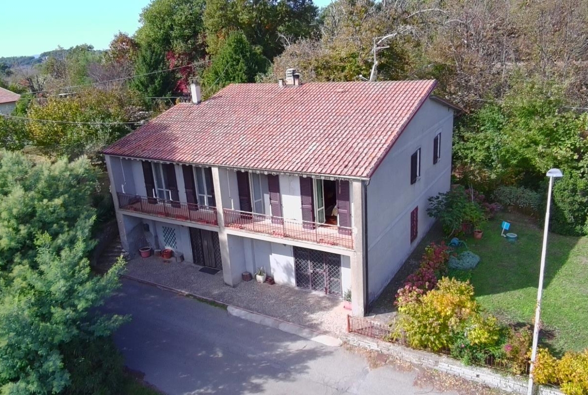 Rif. 1387 - Villa unifamiliare con giardino