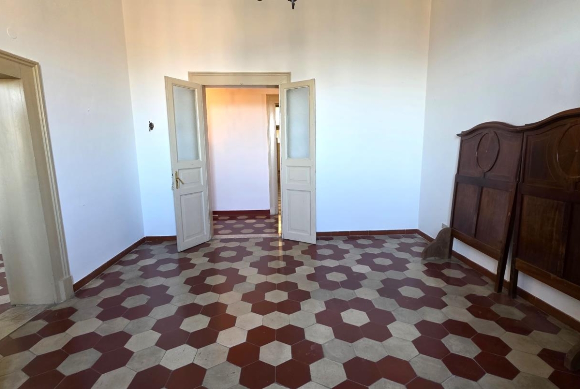 Camera matrimoniale con studio