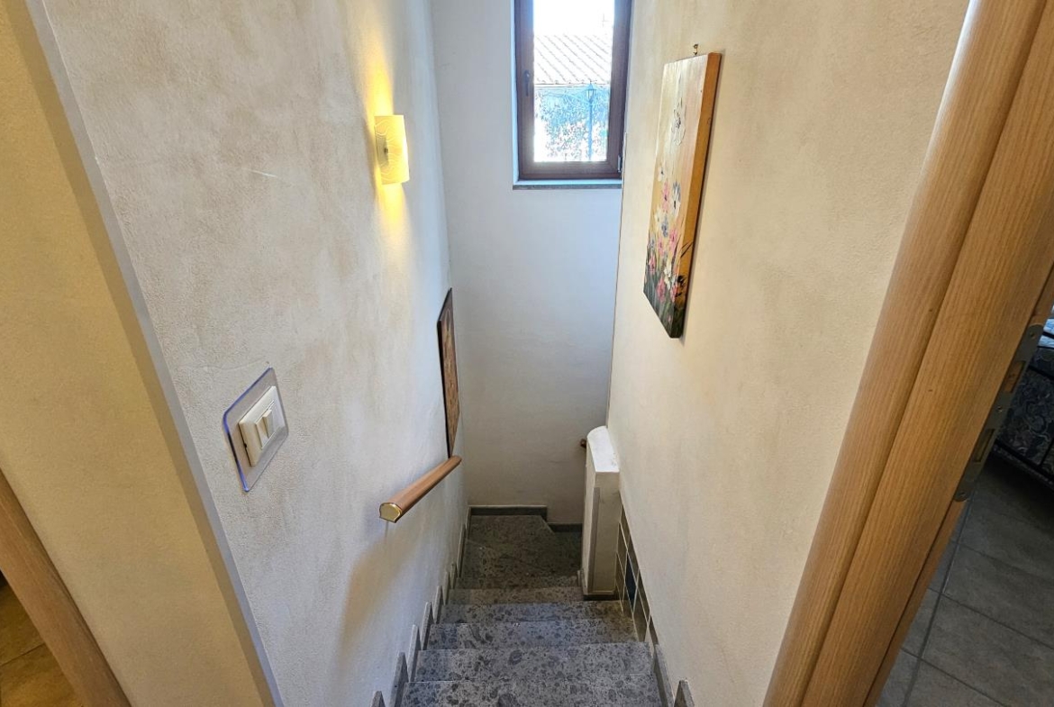 Scala collegamento piano terra