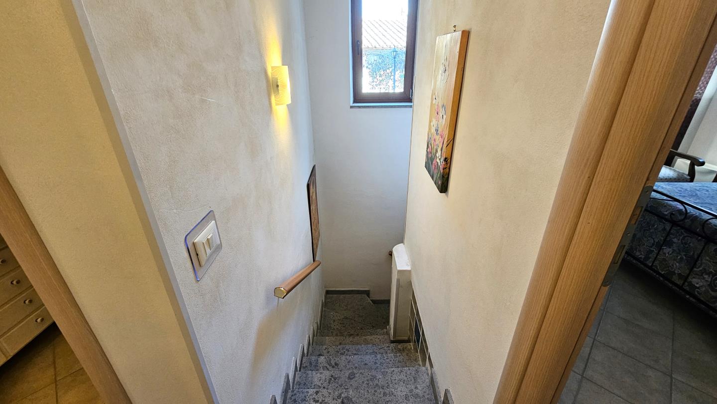 Scala collegamento piano terra