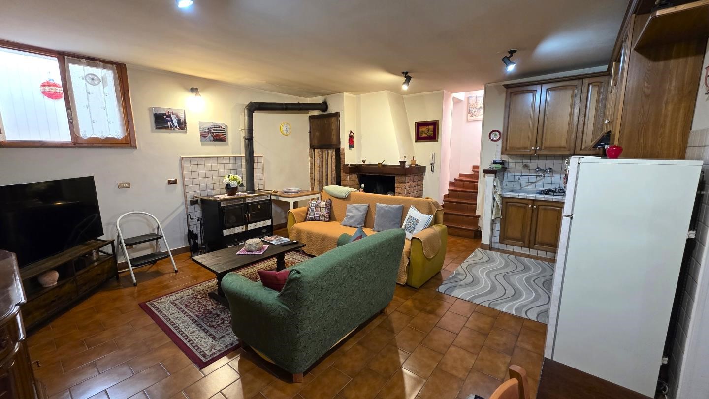 Taverna con termostufa e camino