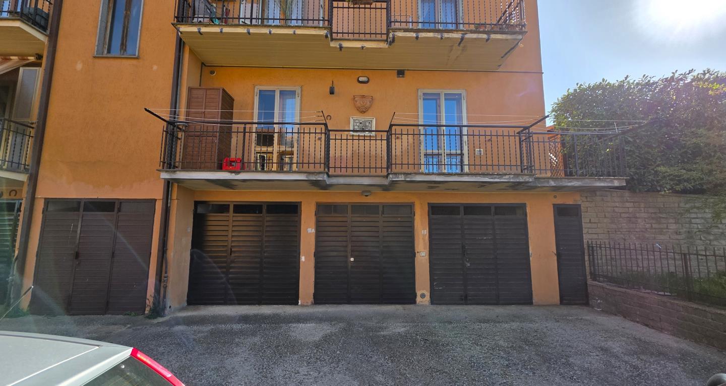 Esterno balcone e garage