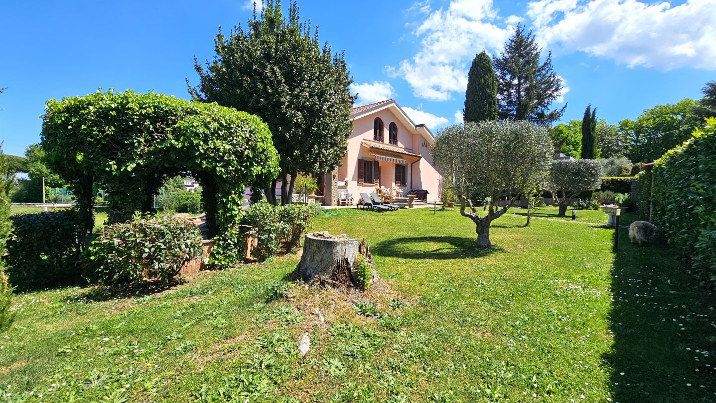 Rif. 1412 - Villa esclusiva a Viterbo - eleganza spazio e natura