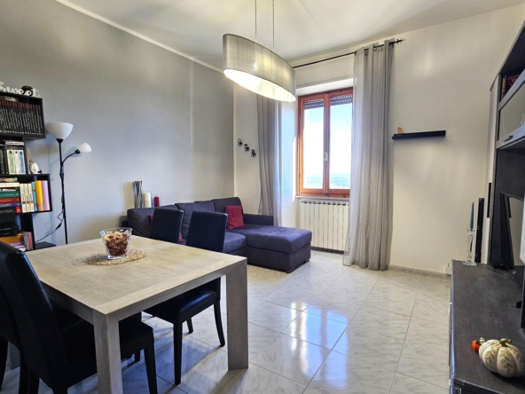 Rif. 1420 - APPARTAMENTO RISTRUTTURATO CON BALCONE PANORAMICO